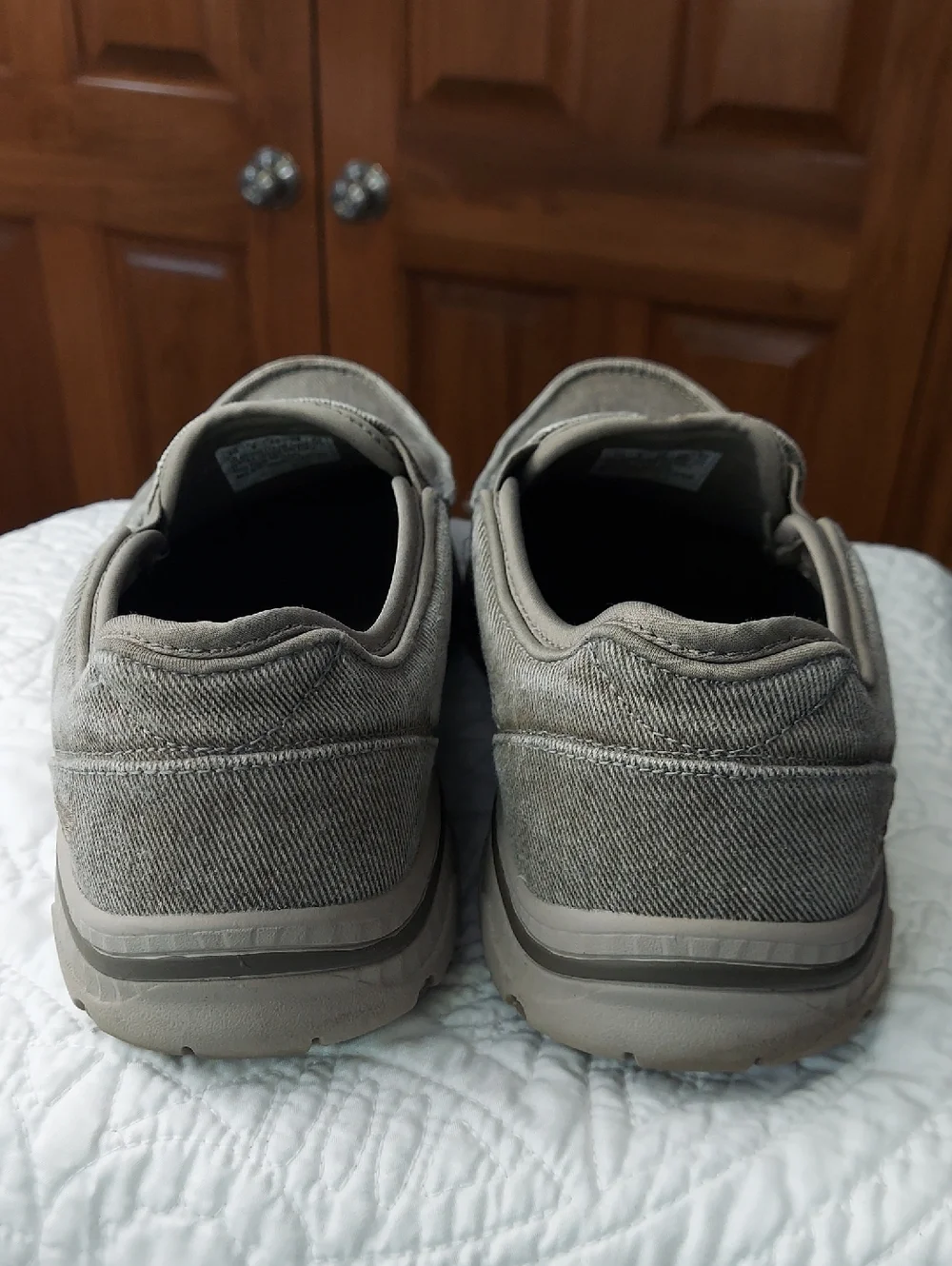 Skechers Men's Slip-On Canvas Loafers in Taupe, Relaxed Fit, Size 10, Like New - Picture 6 of 12